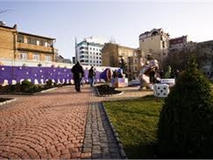 На знаменитой Пейзажной аллее в Киеве открыта мозаичная скульптура героя сказки "Маленький принц". Фото с сайта kp.ua