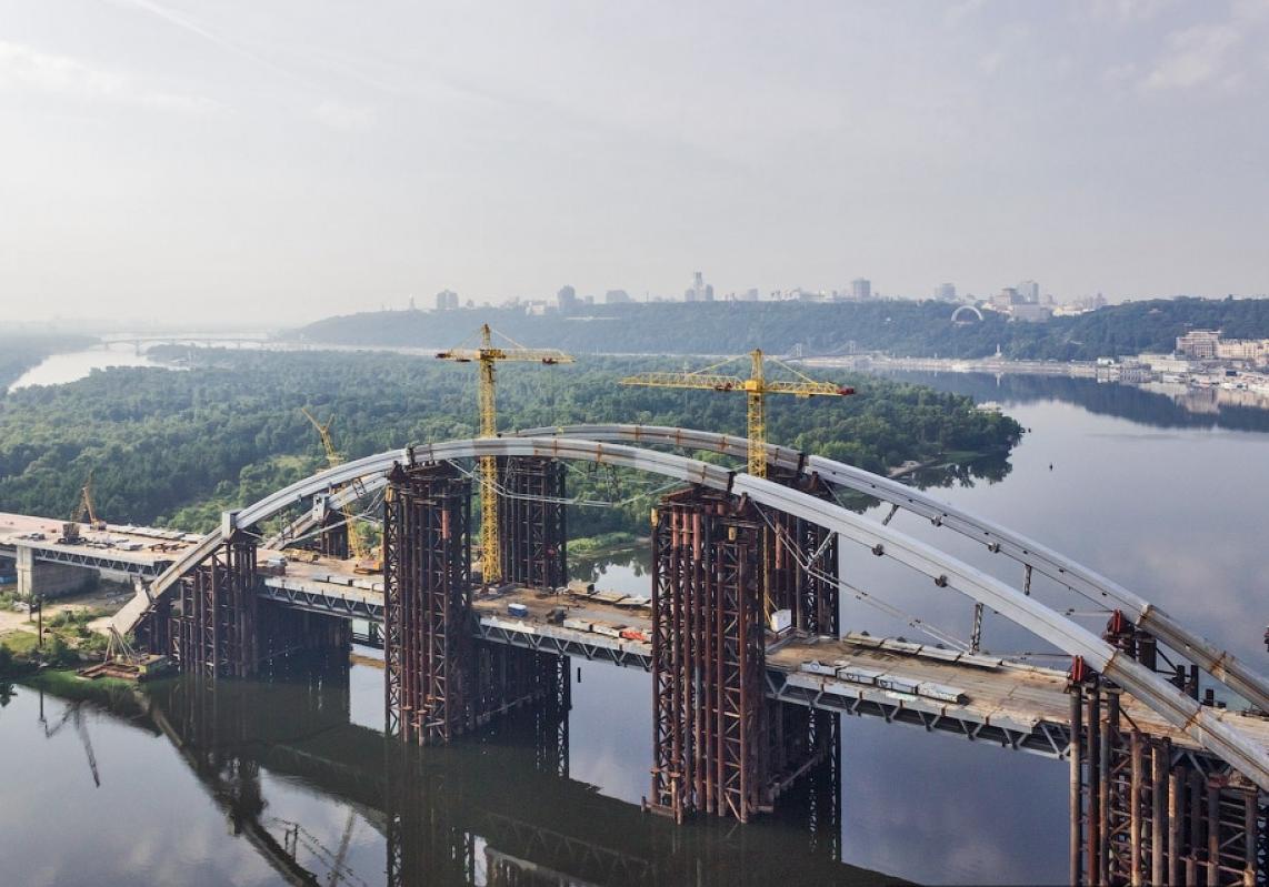 К концу лета на Подольско-Воскресенском мостовом переходе уберут временные ржавые подпорки