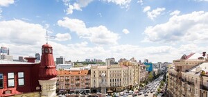 Сравни до и после: от рекламы почистили одну из главных площадей столицы