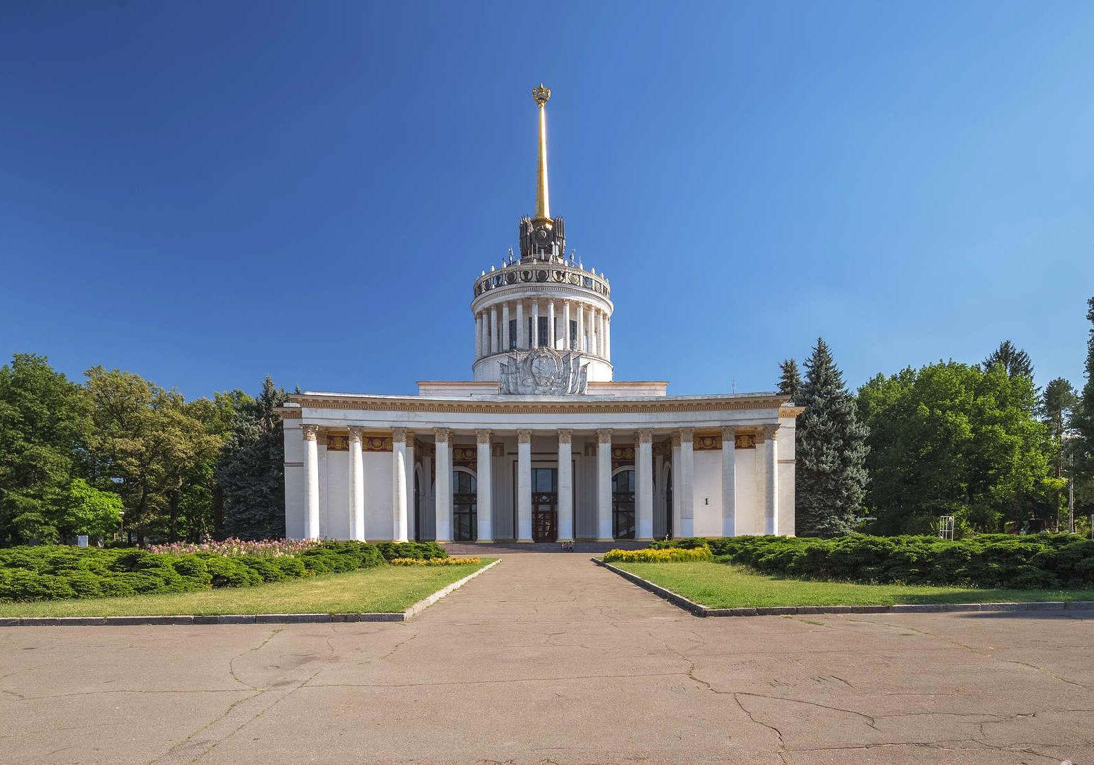 В Киеве на две недели закроют подземный переход на ВДНХ 