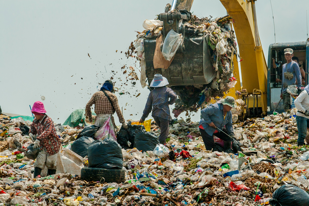 Новость - События - Вывезли баржу мусора: столичные волонтеры убрали несколько островов