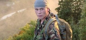 В честь погибшего морпеха: в одесском переулке, который переименовали,  установили новые таблички