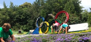 Работа кипит: на Спивочем поле готовятся к открытию новой выставки цветов