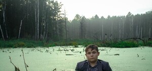 Коварная трясина: на Русановке спасли застрявшего в болоте киевлянина