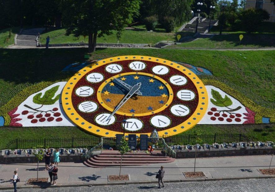 Новость - События - В Киеве демонтируют знаменитые Цветочные часы: почему и что с ними будет
