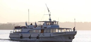 Никакого ажиотажа: в первый рейс речной трамвайчик отправился полупустой