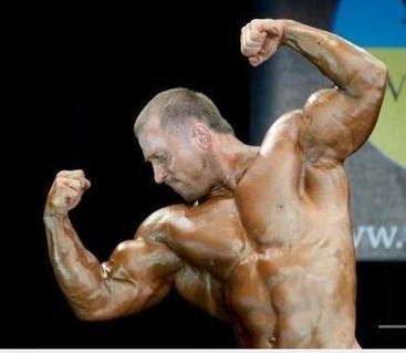Красавчики со всей Украины активно играли мускулами ради почетного титула.

Фото с сайта foto.delfi.ua