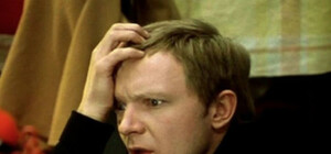 На Лесном массиве женщина ходила по проезжей части и кидалась под автомобили