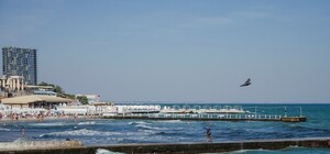 В Одессе продолжается пляжный сезон: фотофакт