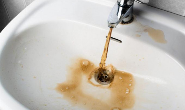 Новость - Коммуналка - Не пей воду из-под крана: на Оболони будут промывать трубы