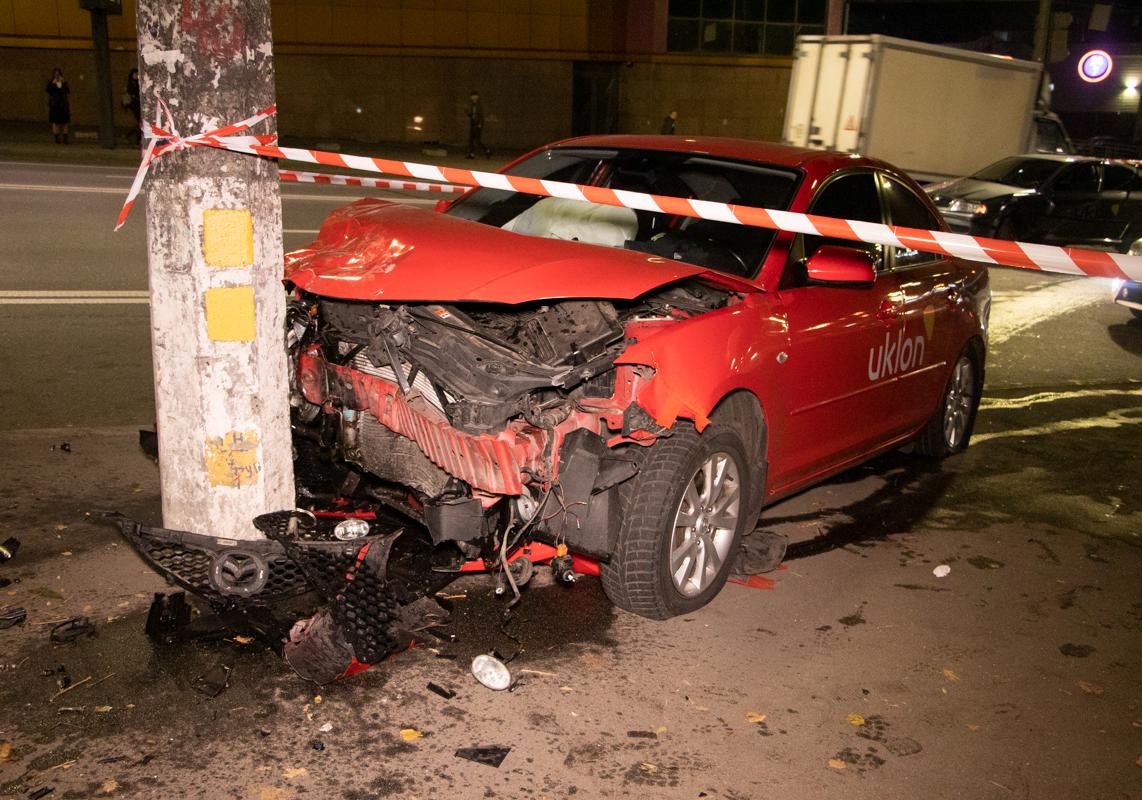 Новость - События - В Киеве столкнулись два автомобиля такси: есть пострадавшие пассажиры