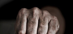 Стало известно, какое наказание грозит избившему журналиста в центре Симферополя байкеру