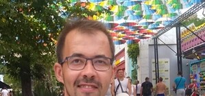 Помогите найти: в Днепровском районе ищут мужчину в темной спортивной кофте