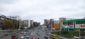 Большая уборка: на Шулявке от незаконной рекламы почистили улицу