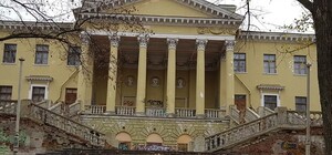 Памятник национального значения: почему Дворец студентов не реконструируют