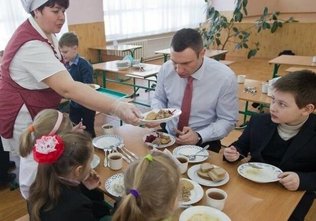 Новость - События - Маленькие ревизоры: как изменится система питания в школах Киева