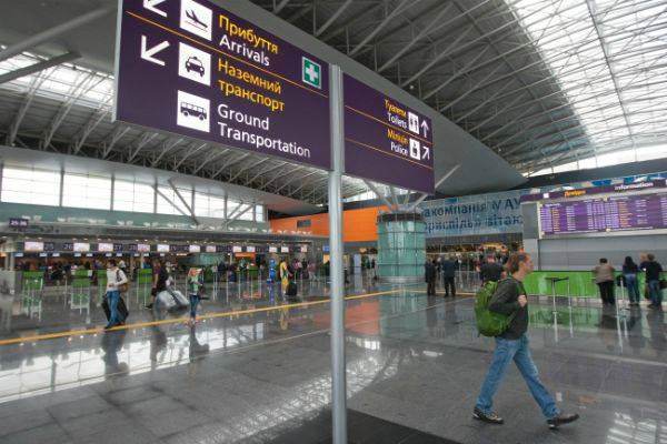 Новость - События - Будь в курсе: в "Борисполе" застряли более 300 пассажиров