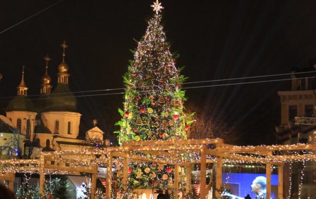 Новость - События - Зацени: елка на Софийской площади полностью готова к праздникам