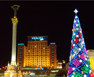В этом году столичная елка будет в стиле ретро. Фото с сайта blik.ua. Фото с сайта www.stihi.ru.