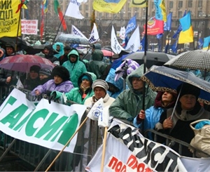 Предприниматели стояли на своем и в дождь и в мороз. Фото с сайта bilozerska.livejournal.com.