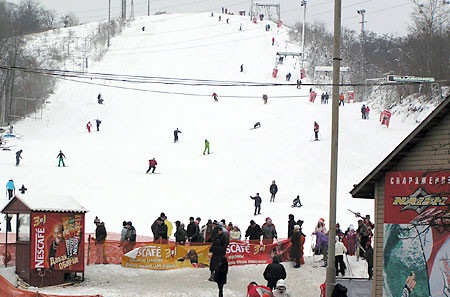 В столице заработали лыжные горки. Фото с сайта static.24.ua.