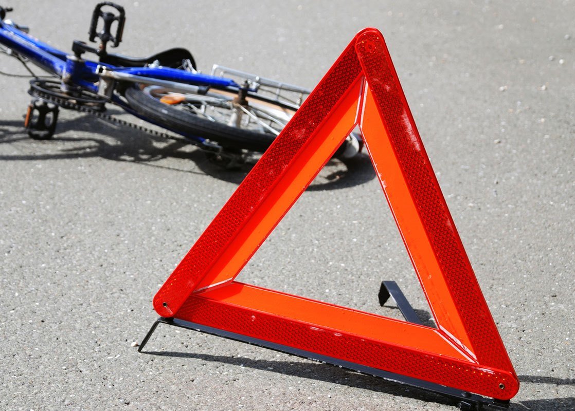 Новость - События - На въезде в Киев автомобиль сбил двоих велосипедистов: оба погибли на месте