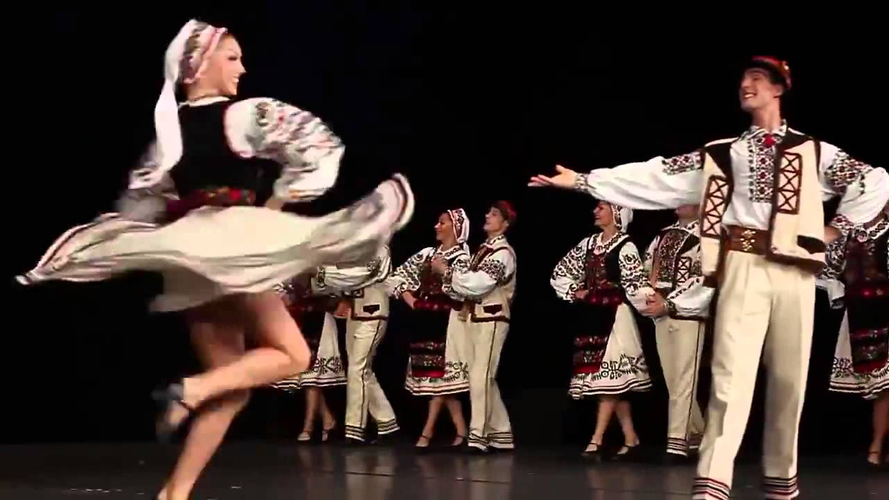 Ансамбль танца Украины имени П. Вирского - фото