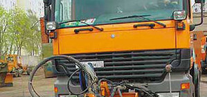 Киевские дороги будут чистить и посыпать по ночам