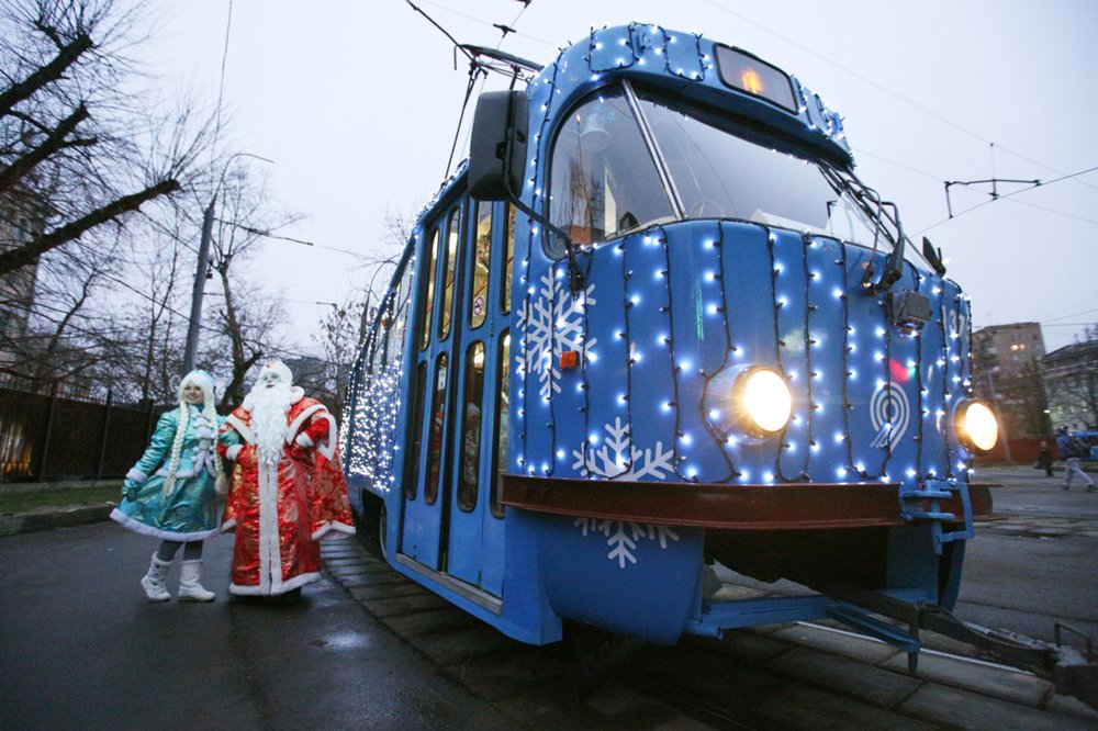 Новость - Транспорт и инфраструктура - Песни, танцы и колядки: 27 декабря на Подоле будет ездить необычный трамвай
