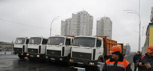 240 тонн: Шулявский мост испытали перед открытием грузовиками