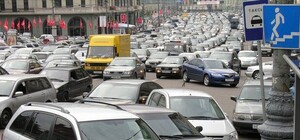 В Киеве ввели парковку чет-нечет. Пока экспериментально