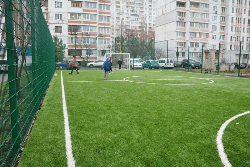 Новость - События - Для популяризации спорта: в Соломенском районе установили новое футбольное поле
