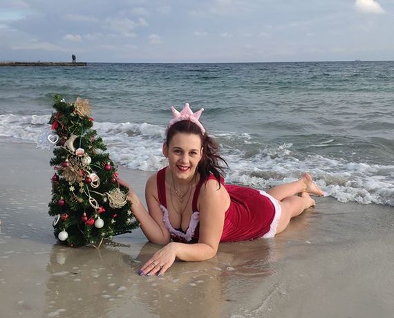 С елкой и в купальниках: как одесские моржи провожали 2019 год