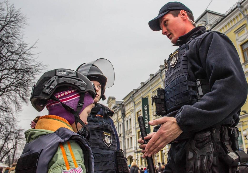 Новость - Досуг и еда - Почувствуй себя полицейским: на Рождество копы приглашают на акцию в более 15 городах Украины