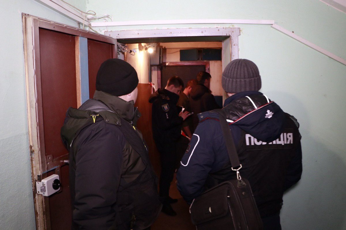 Новость - События - Ужасное убийство: в Киеве в арендованной квартире в шкафу нашли тела двух девушек. Обновляется