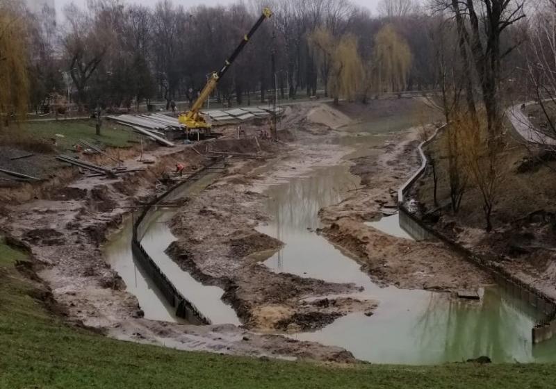Новость - События - В этом году: коммунальщики назвали новые сроки расчистки озера в парке "Отрадный"