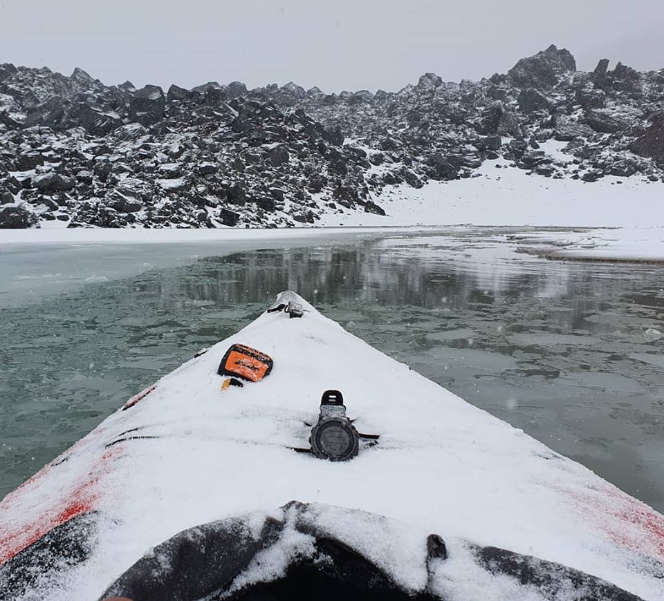 В кратер вулкана — на каяке: харьковчанин установил рекорд Гинесса