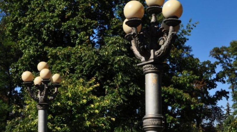 Новость - События - В Киеве массово исчезают старинные фонари: "Киевгорсвет" не знает, куда они все делись