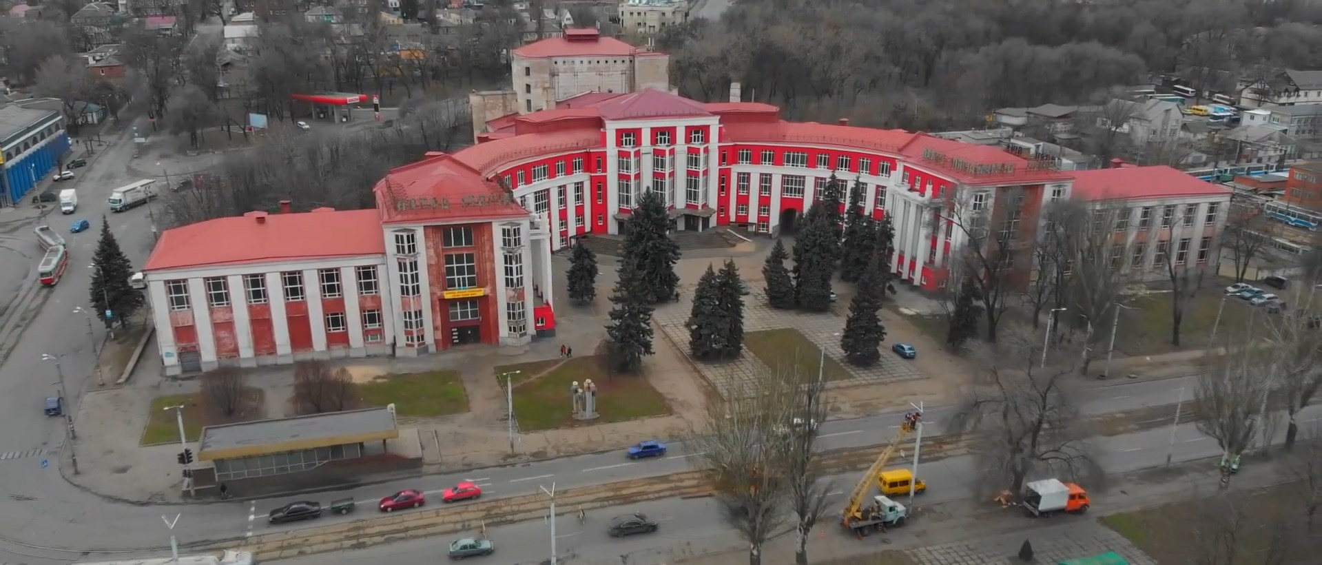 Произведение давно ушедшей эпохи: как выглядит ДК Ильича с обновленным фасадом