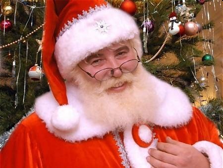 Кто кого: Дед Мороз или Санта-Клаус?

Фото с сайта liveinternet.ru