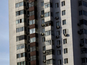 Столичные многоэтажки зачастую находятся в ужасном состоянии. "Управлять" такими  - не сахар.
Фото с сайта finance.bigmir.net