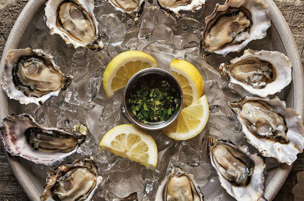 Утримайся: львів'ян попереджають про заражені нововірусом устриці з Франції