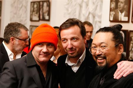 Метры Дэмиен Херст (слева) и Такаши Мураками (справа)посетили  арт-тусовку, организованную Пинчуком.
Фото Игоря Арутина
