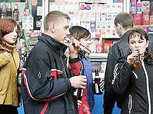 Алкоголь и сигареты вновь подорожают. 
Фото с сайта sz.aif.ru.