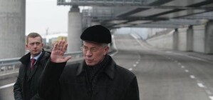 Азаров и Попов вновь порадуют киевлян – теперь Жулянским путепроводом 