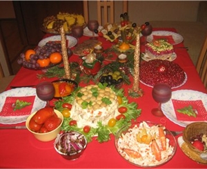 Новогодний стол в это году влетит в копеечку. Продукты очень подорожали. Фото с сайта znaikak.ru 