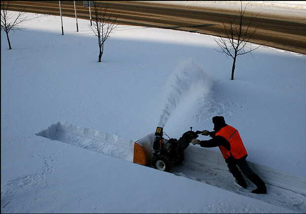 Теперь уборка снега, по идее, должна производиться еще активнее. Фото с сайта photopolygon.com