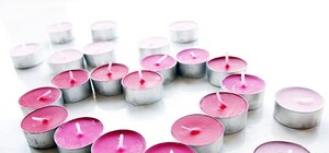 Девушки предпочитают поход в СПА и сердце из свечей под окном