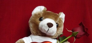 Фарфоровый амурчик или белье в сердечках. Подарки, которые можно купить в последнюю минуту