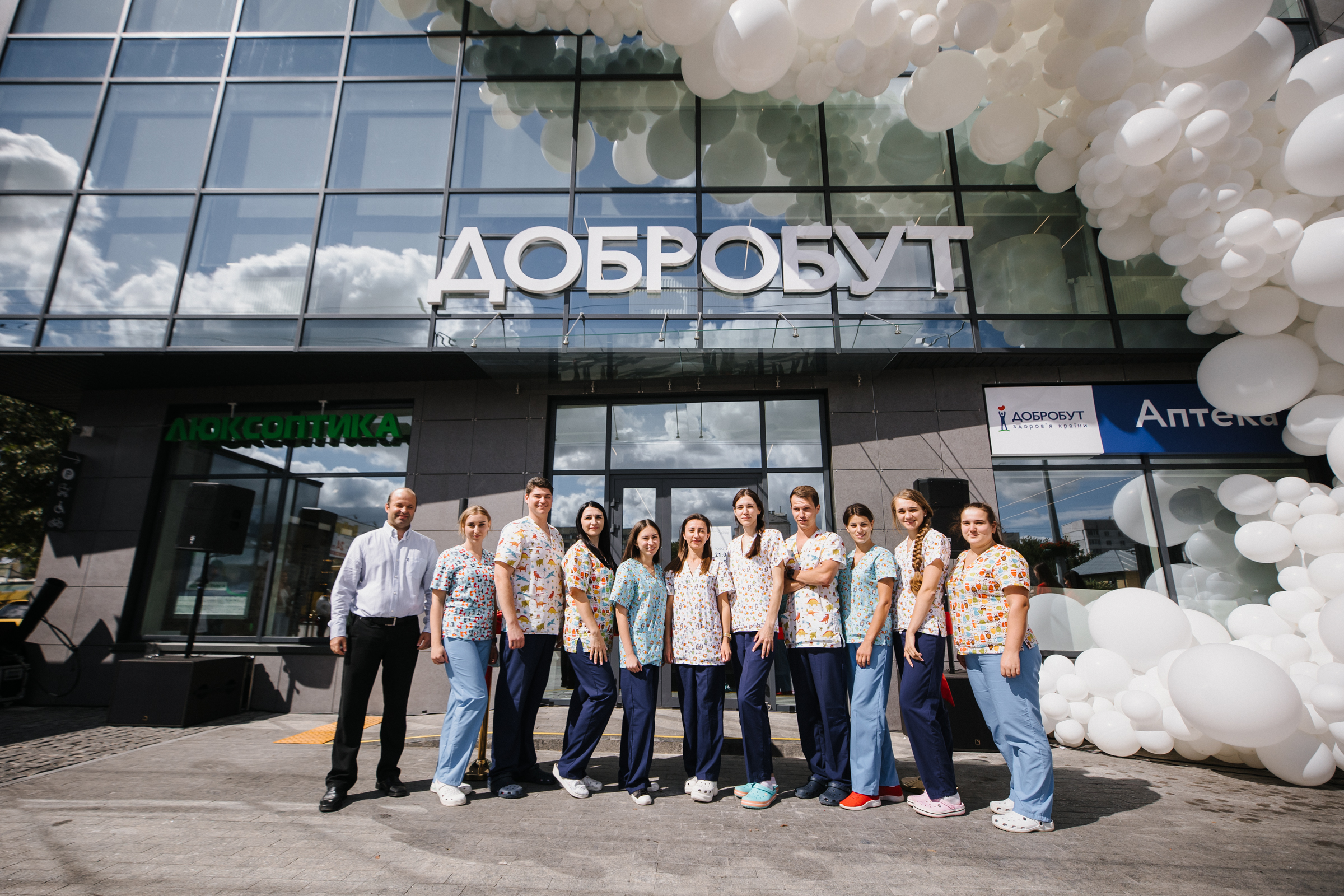 Щодня заклад може приймати до 650 пацієнтів амбулаторно. 